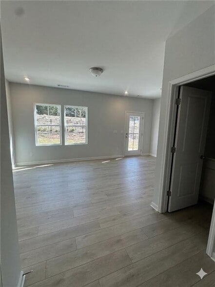 Building Photo - 1045 Bullpen Dr