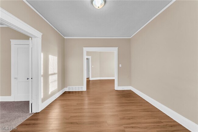 Building Photo - 54 W Grace St