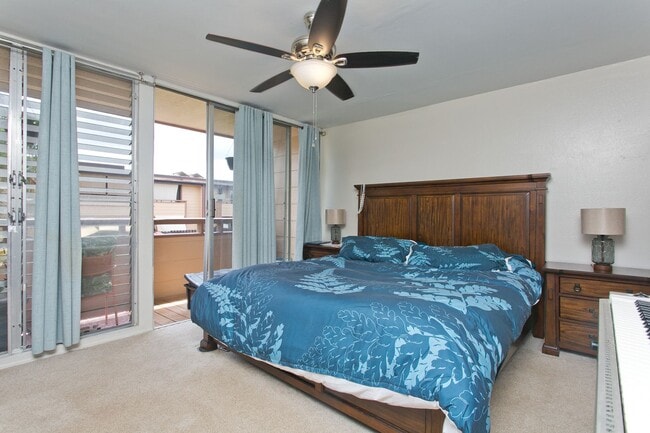Building Photo - Partly Furnished 3-bedroom, 2.5 bath condo...