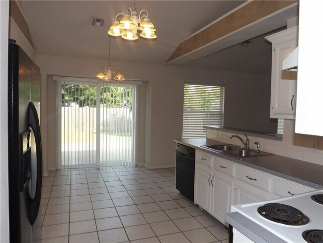 Building Photo - 2837 Astor Dr