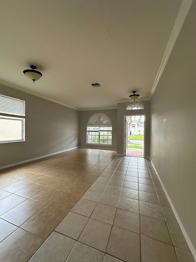 Building Photo - Beautiful 3 bed/2 bath home in Hunter's Cr...