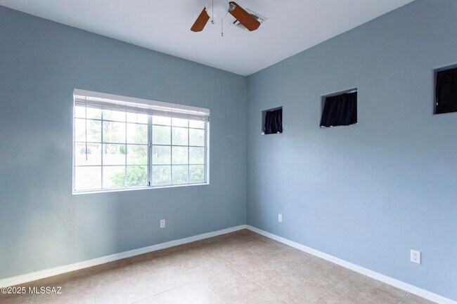 Building Photo - 414 Bury Ct