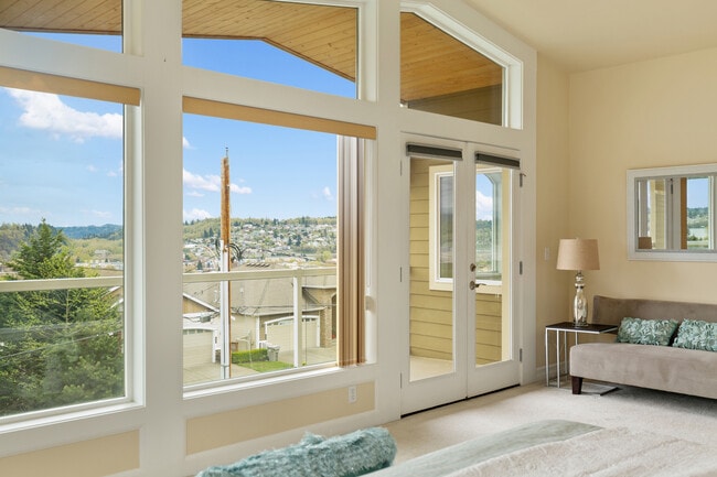 Building Photo - 351 Lind Ave NW