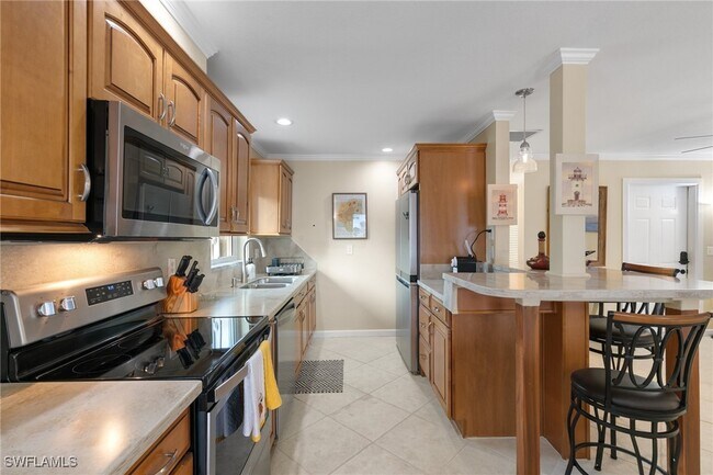 Building Photo - 3830 SE 12th Ave