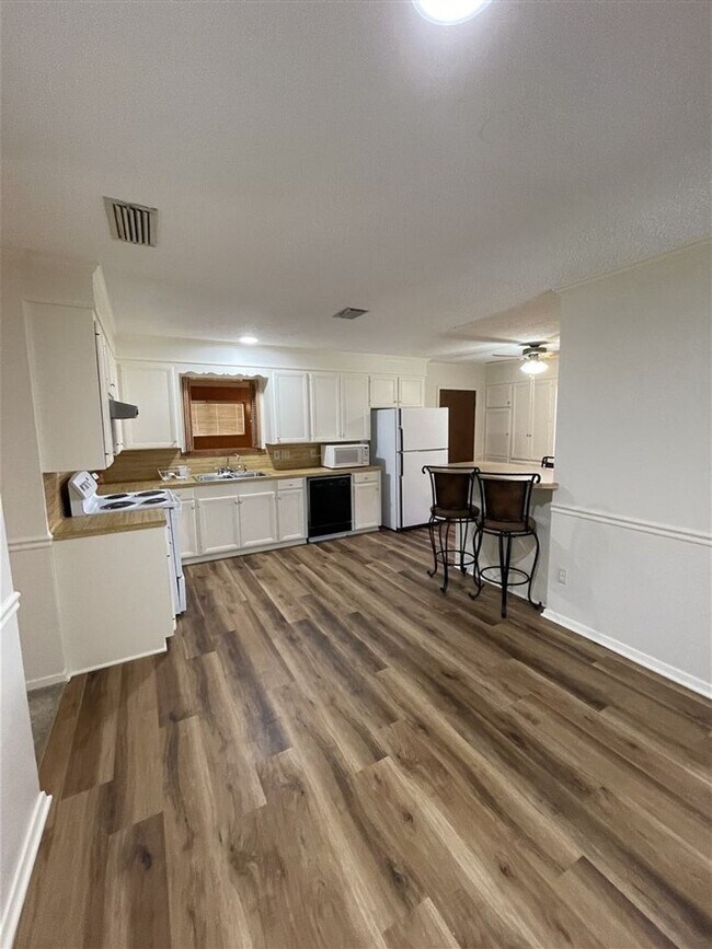 Building Photo - Bossier City LA 4 bed 3 bath for lease | S...
