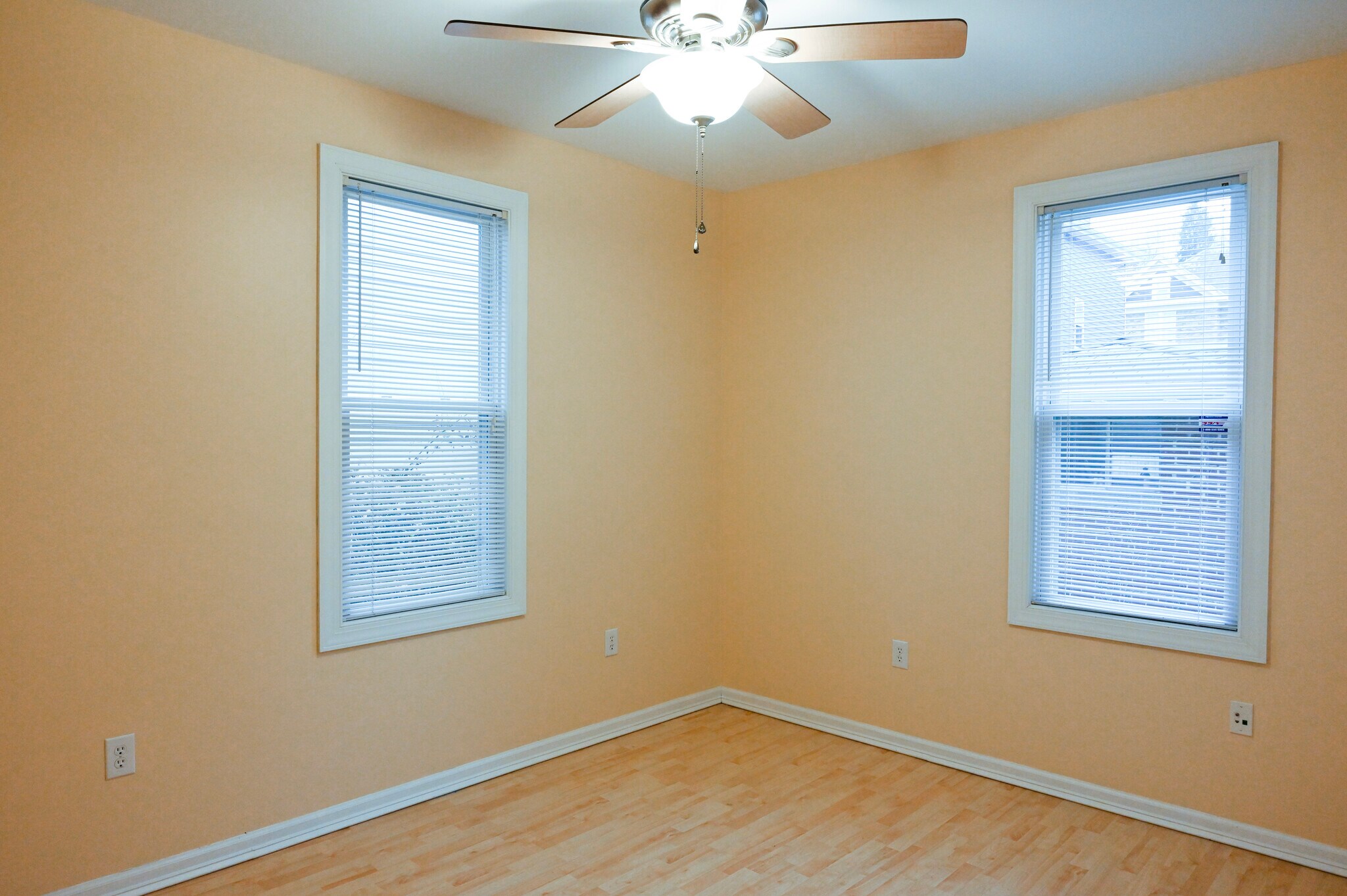 2nd bedroom - 330 Demain Ave