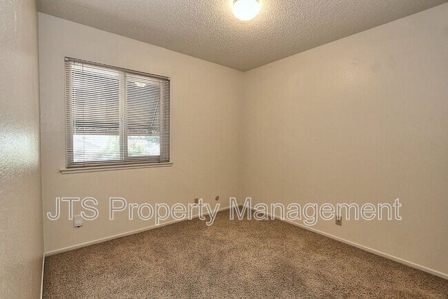 Building Photo - 2722 26th St