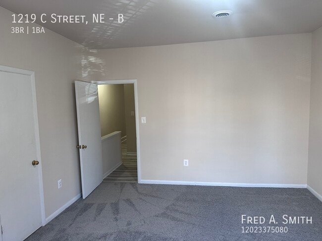 Building Photo - 1219 C St NE