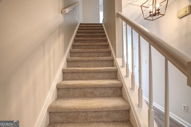 Building Photo - 587 Wedgewood Dr