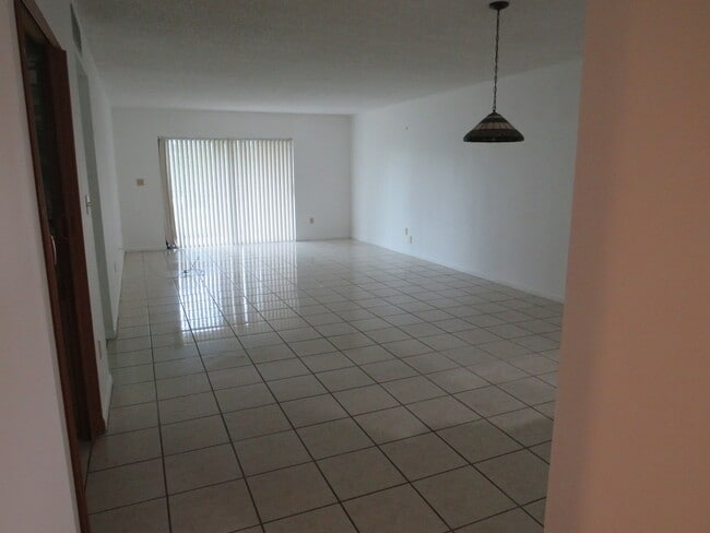 Building Photo - 16091 Blatt Blvd