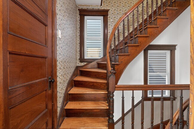 Building Photo - 42 Duer Pl