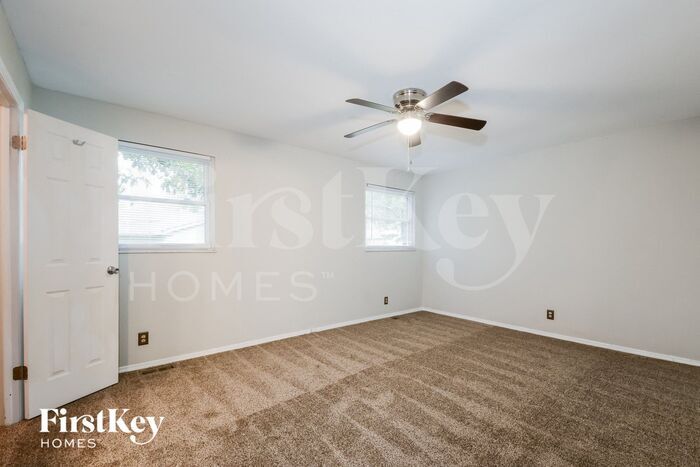 Building Photo - 801 Boleyn Pl