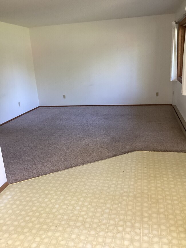 Building Photo - 1820 Waukesha Ave