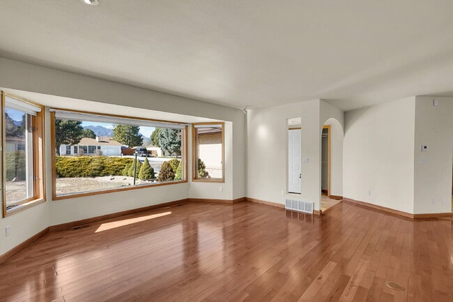 Building Photo - $2,195.95, 3-bed, 2-bed, ranch-style home with a large backyard and $300 off first month's rent