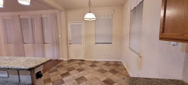 Building Photo - 217 Grooms Rd