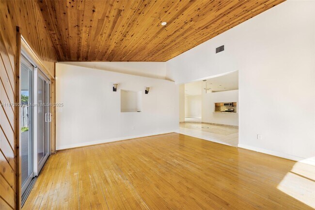 Building Photo - 408 SE 6th St