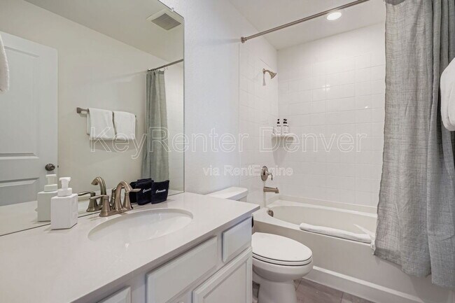 Building Photo - 17781 Fox St