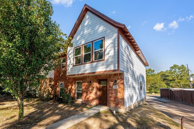 Primary Photo - 20361 Fieldtree Dr