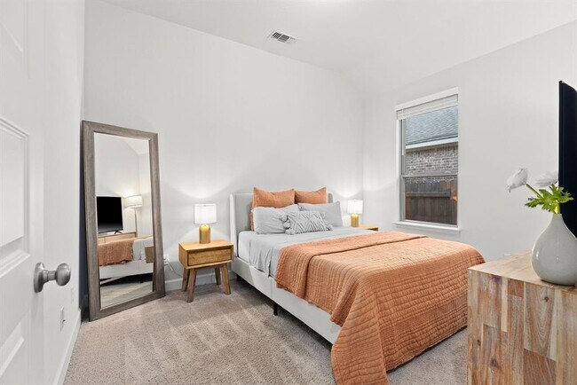 Building Photo - 1909 Sir Nathaniel Ln