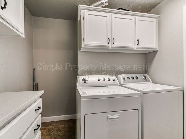 Building Photo - 3108 NW 43rd St