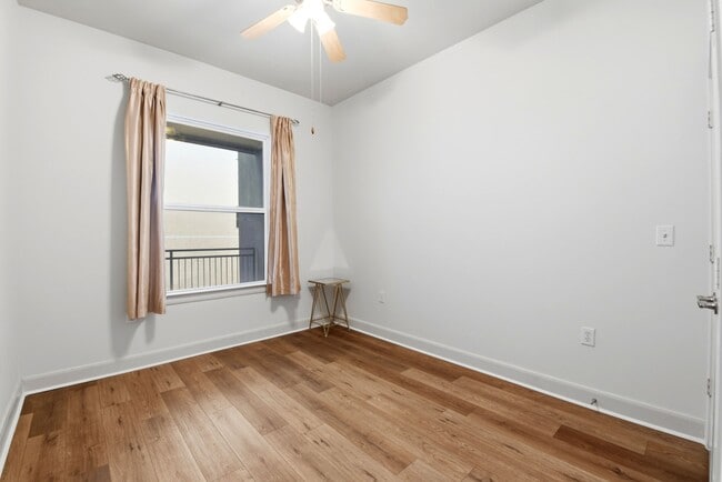 Building Photo - 1010 Rosine St