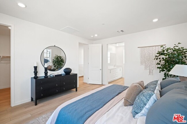 Building Photo - 4874 Arroyo Run