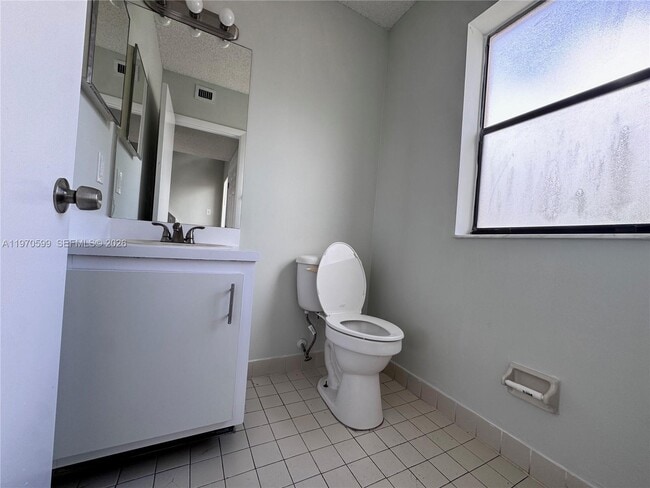 Building Photo - 5200 NW 31st Ave