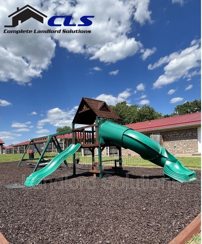 Building Photo - 1736 E Morgan Dr