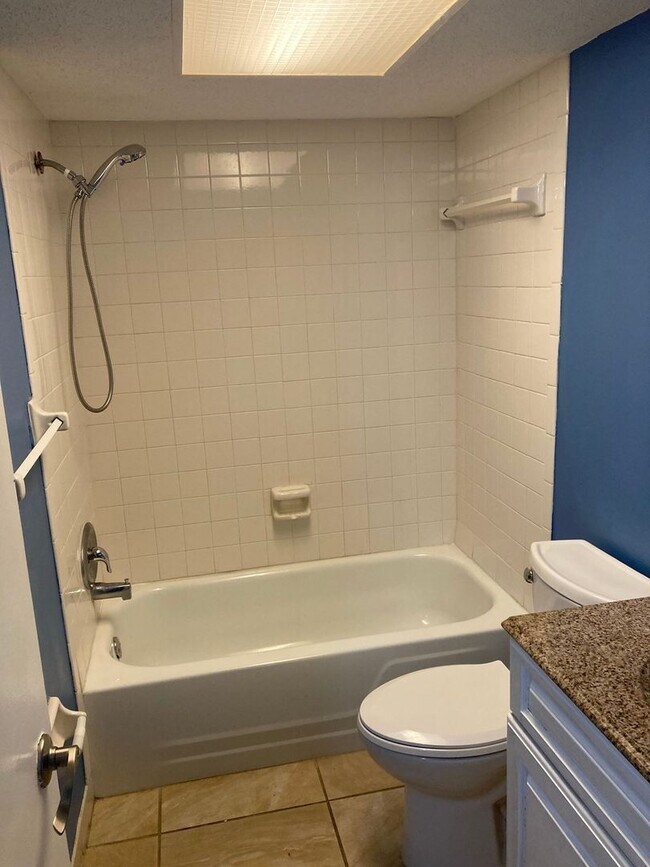 Building Photo - Delightful 2 bedroom in Habana Park!