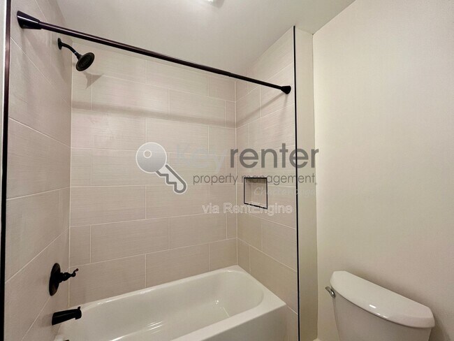 Building Photo - 3571 Crompton St