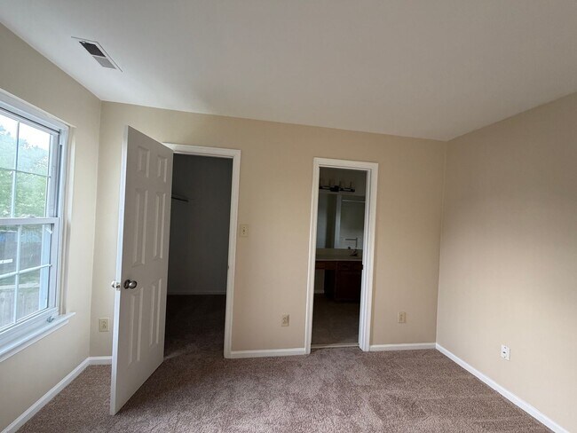 Building Photo - GLENWOOD