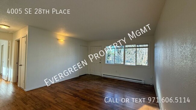 Building Photo - MOVE IN READY! $1,395 2BR/1BA With a Yard ...