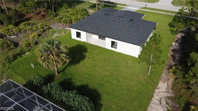 Building Photo - 847 Bell Blvd