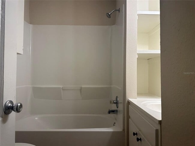 Building Photo - 110 S 1st St