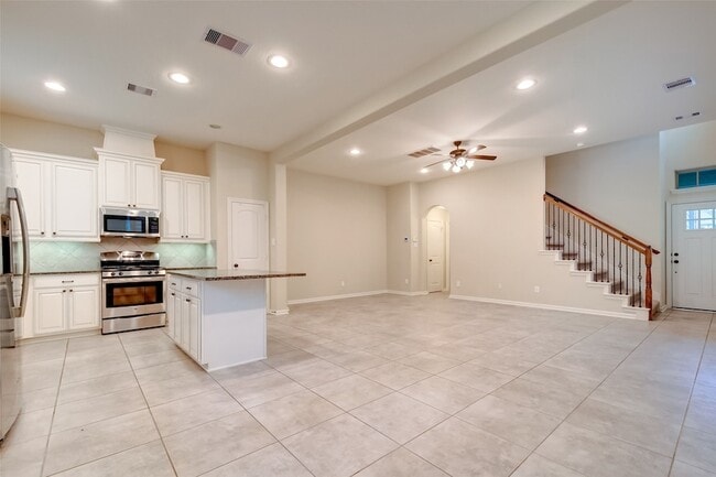 Building Photo - 220 Cheswood Forest Dr