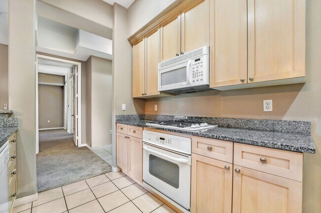 Building Photo - 38 E Serene Ave