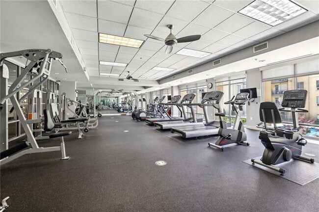 Building Photo - 711 Cosmopolitan Dr NE