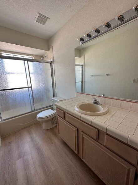 Building Photo - 3036 Ranchero Dr