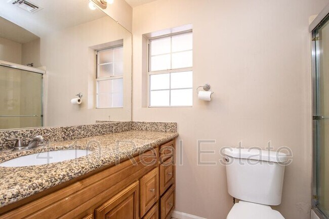 Building Photo - 16221 S 34th Way