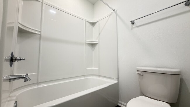 Building Photo - 6039 Oracle Ct