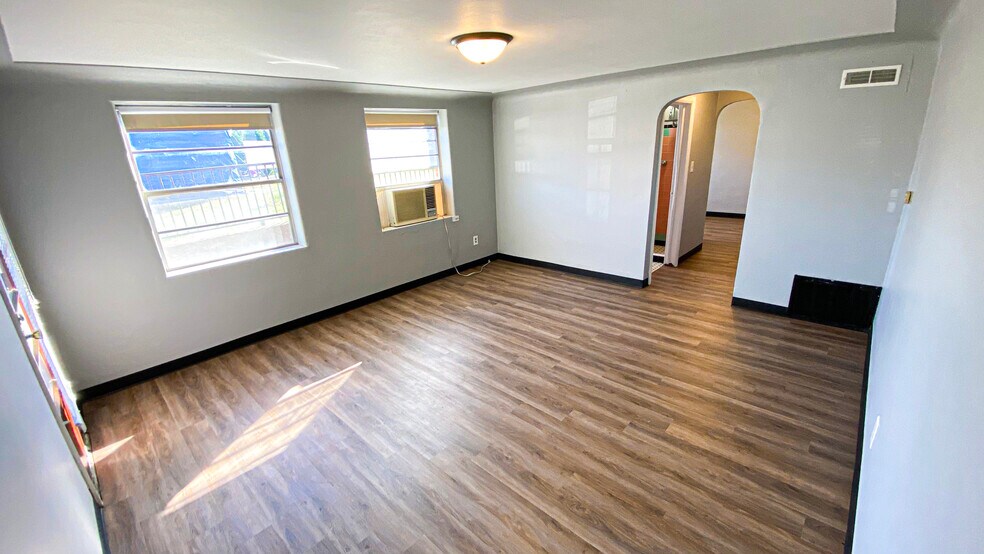 Studio - 227 W Dunklin St