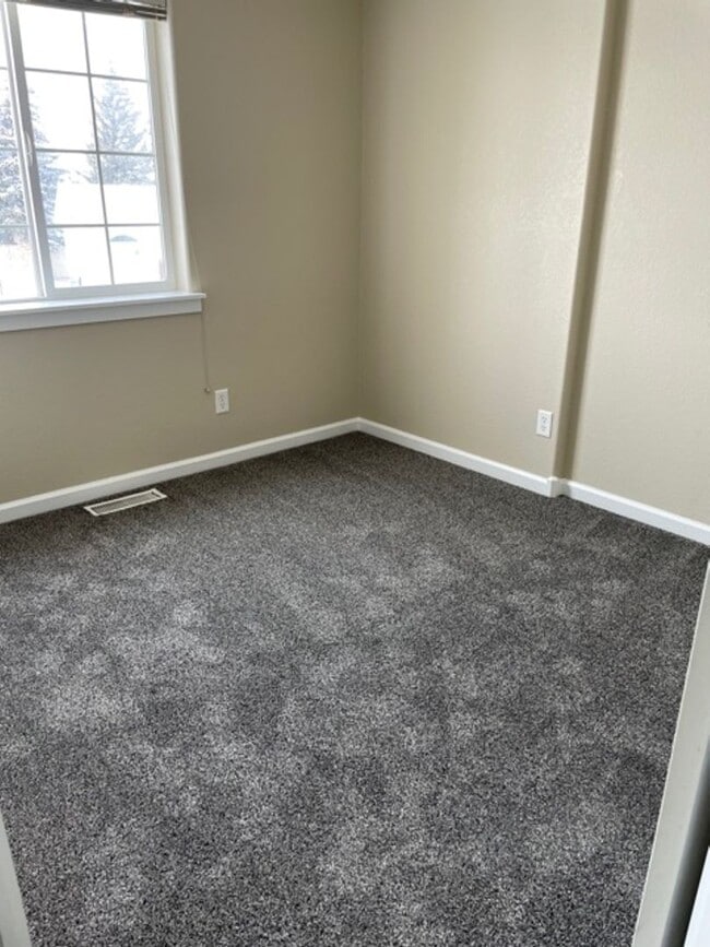Building Photo - 3371 Chaparral Dr