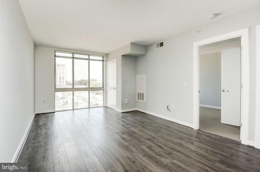 Living Area - 1000 New Jersey Ave SE