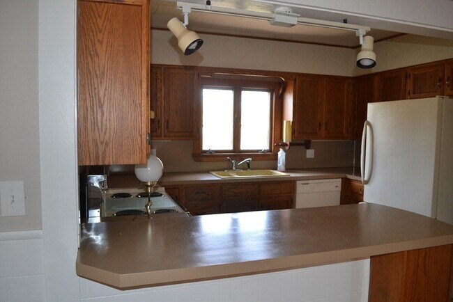 Building Photo - 1421 Morton Ave