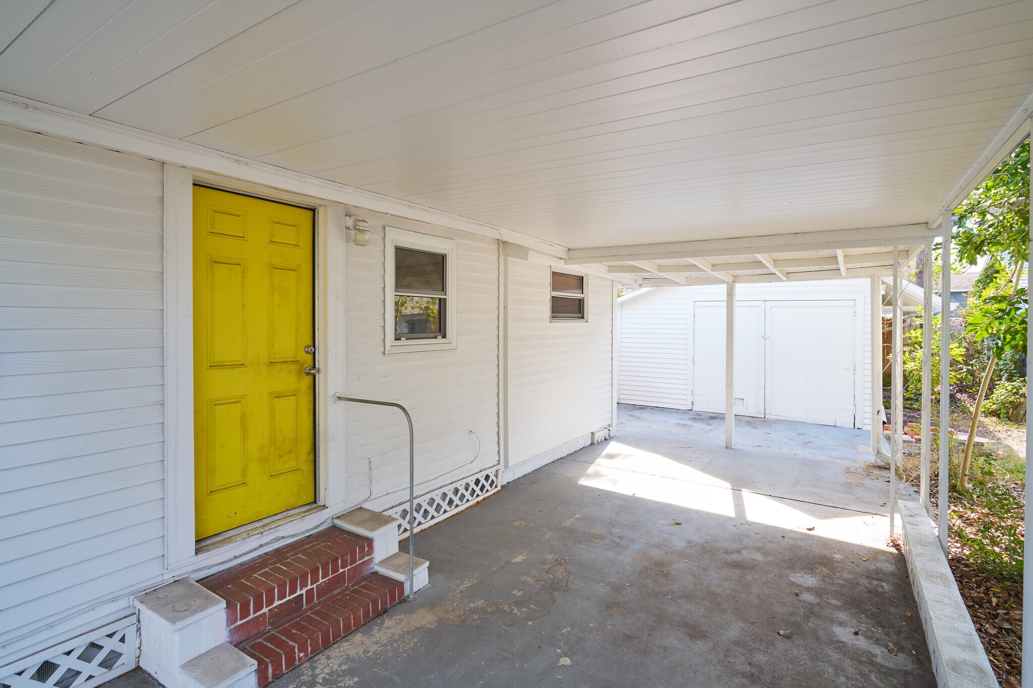Building Photo - 1628 32nd Ave N