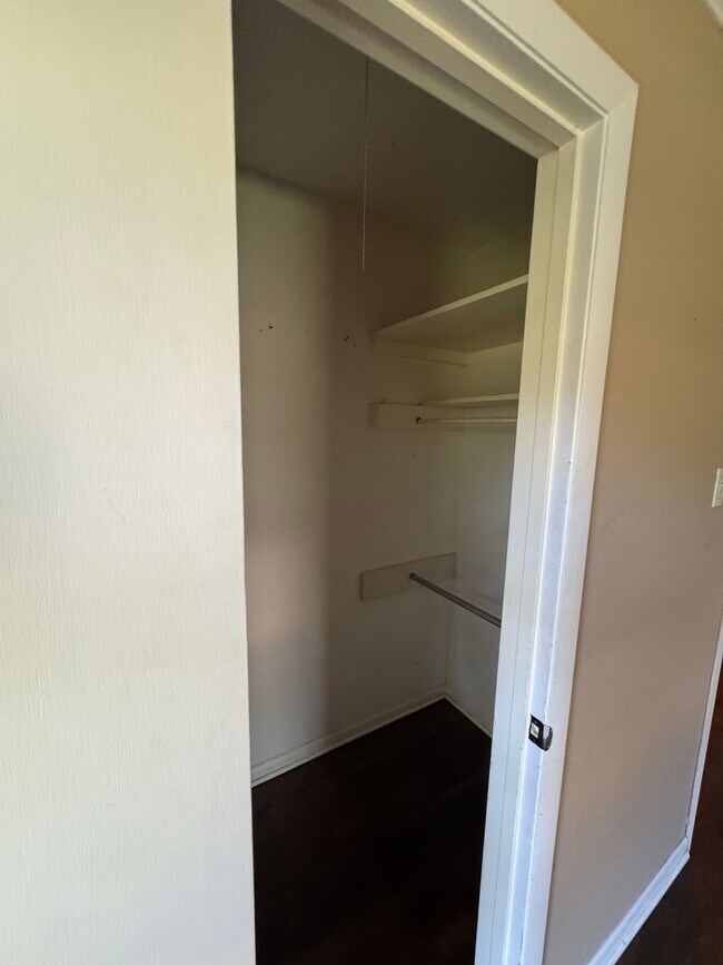 Building Photo - 8101 Karen Dr