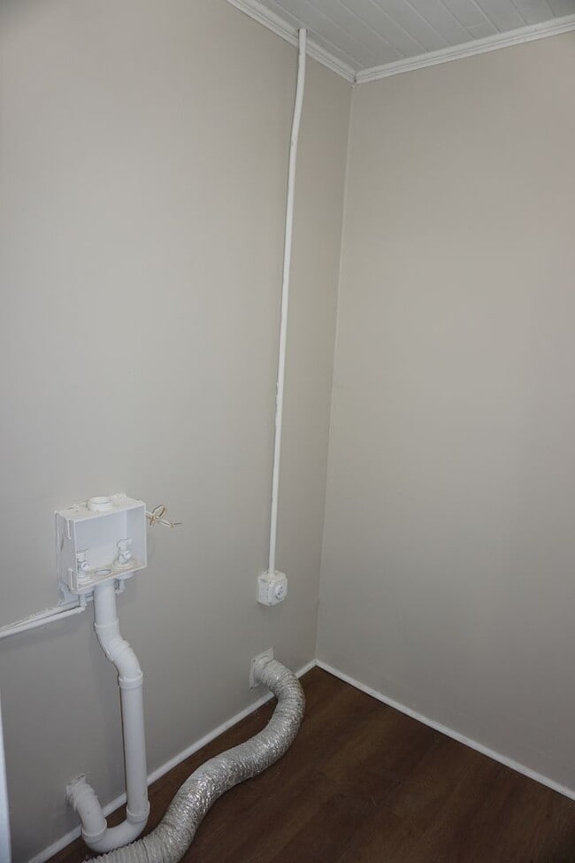 Building Photo - 1119 H St