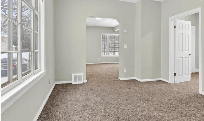 Building Photo - 9716 Sophia Ave