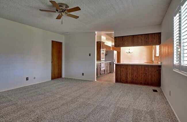 Building Photo - 6300 Jo Ann Pl NE