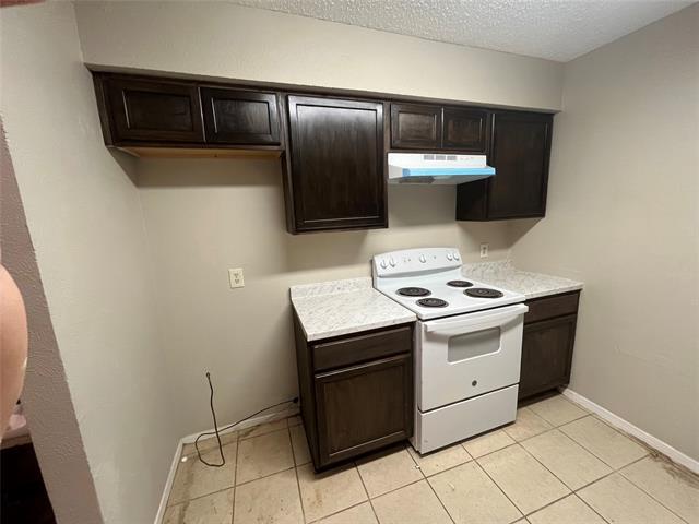 Building Photo - 210 W 4th St